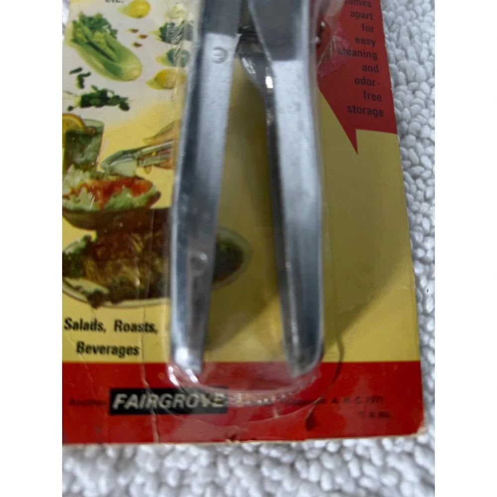VTG Fairgrove Aluminum Flavor Press Garlic Parsley Onion Press Kitchen Tool 1971